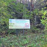 Schild Naturschutz in Ascha, Russland Süd-Ural